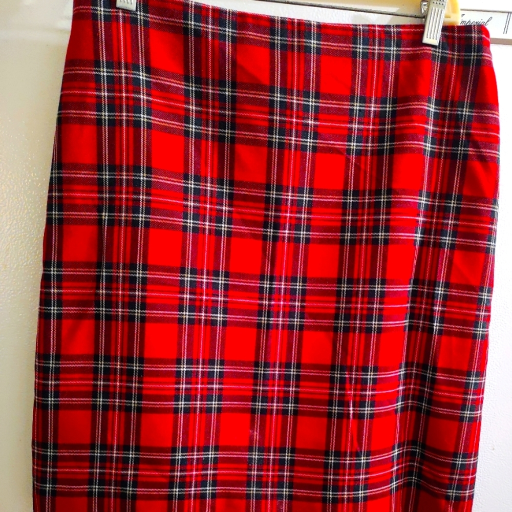 Talbots Ladies Red, White and Black Tartan Plaid Skirt - Size 6